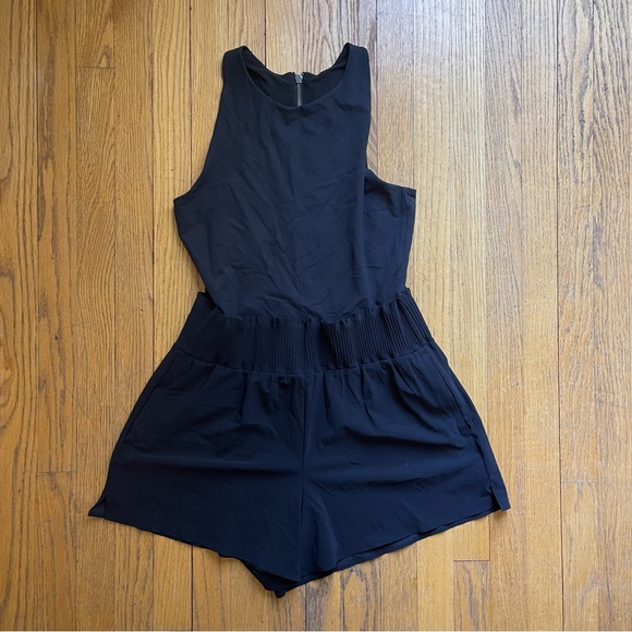 NEW Athleta Cosmic Flutter Romper Black 558684 Medium NWOT - Picture 2 of 8